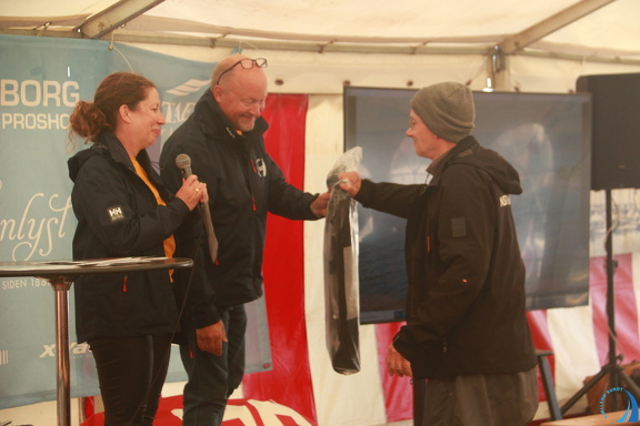 IMG 8301stemning-telt-praemieoverraekkelse