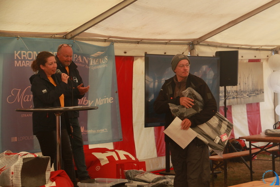 IMG 8306stemning-telt-praemieoverraekkelse