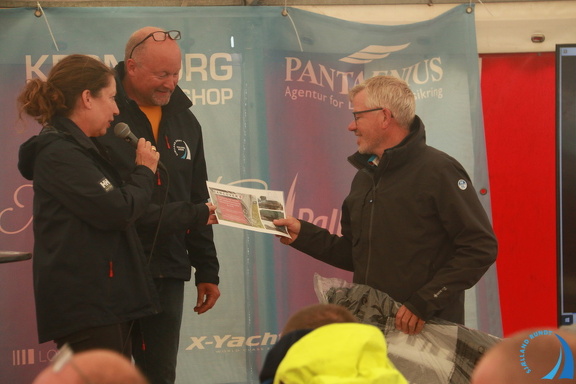 IMG 8333stemning-telt-praemieoverraekkelse