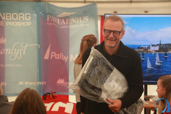 IMG 8388stemning-telt-praemieoverraekkelse